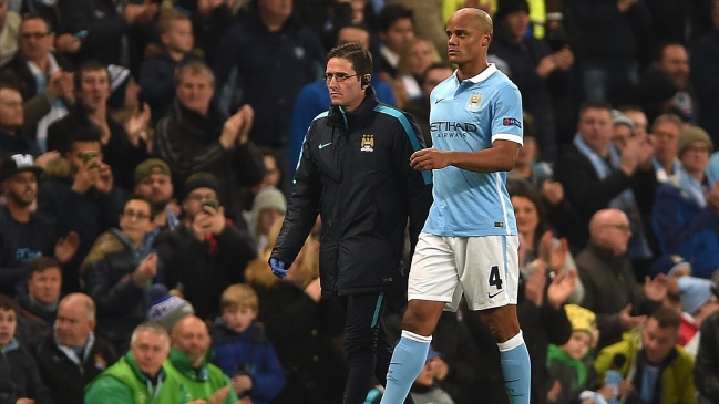 Vincent Kompany estará cerca de un mes de baja en M. City por lesión