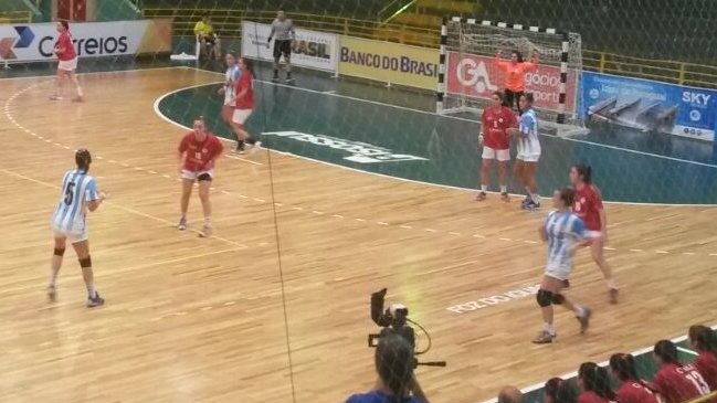 Selección chilena de balonmano cayó ante Argentina en Panamericano junior femenino
