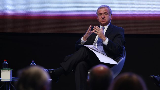 Ex ministro Felipe Larraín confirmó que declarará por Ley de Royalty