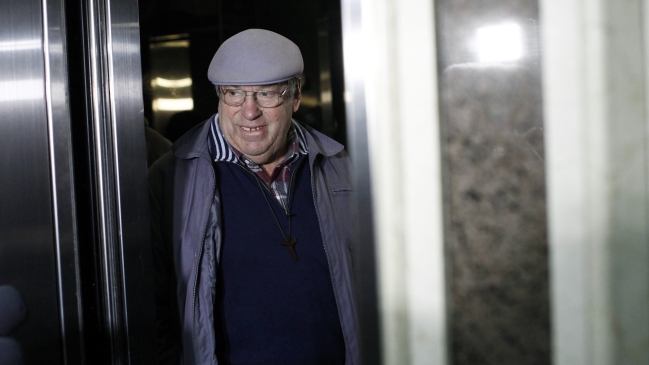 Reaparición de Joannon en misa: Diputado DC llamó a corregir 