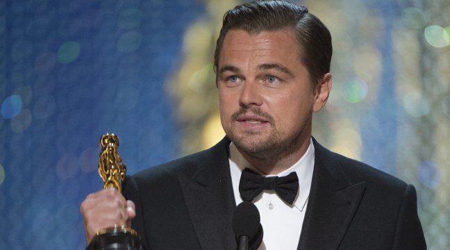 DiCaprio recibe una segunda estatuilla hecha en Siberia