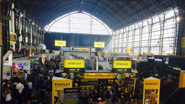 Más de 20 mil maestros reunió cuarta feria gratuita de capacitación