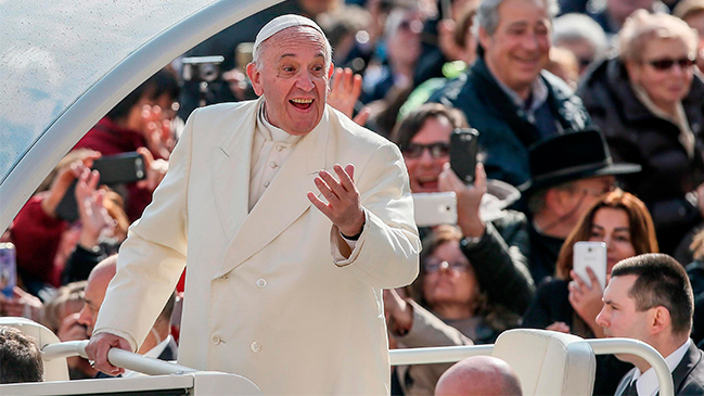 El papa aterrizó en Instagram con una fotografía y un mensaje: 
