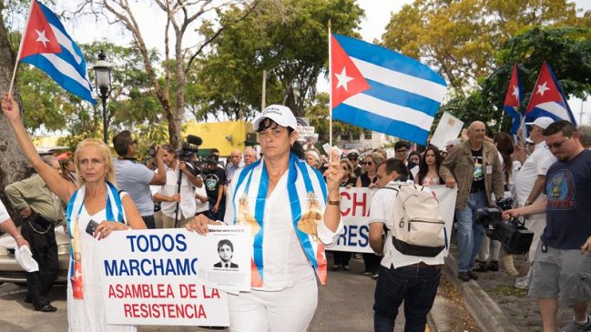 Centenares de exiliados cubanos condenaron en Miami la 