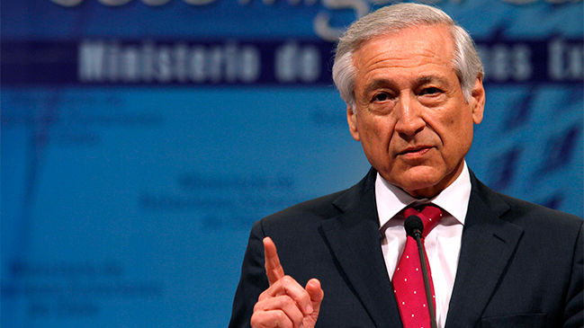 Canciller negó vínculo de embajador con carta que envió el PS en apoyo al PT y a Rousseff