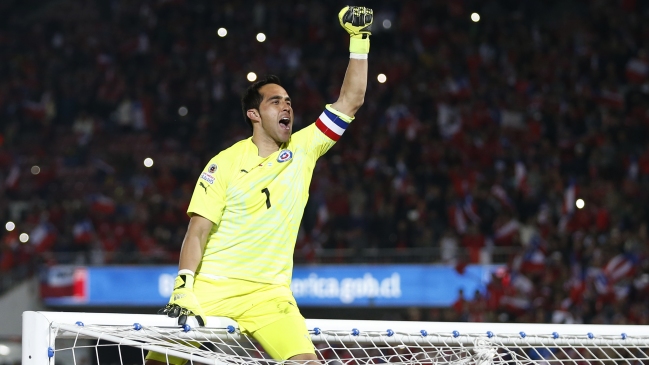Claudio Bravo llegó a los 100 partidos por la selección chilena