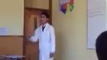 Profesor de Villarrica enseña la Guerra Mundial con un animado rap