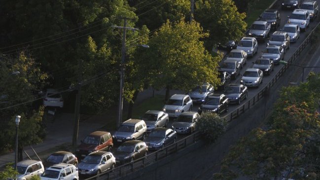 Alto flujo vehicular en las rutas marcó el primer día del fin de semana largo