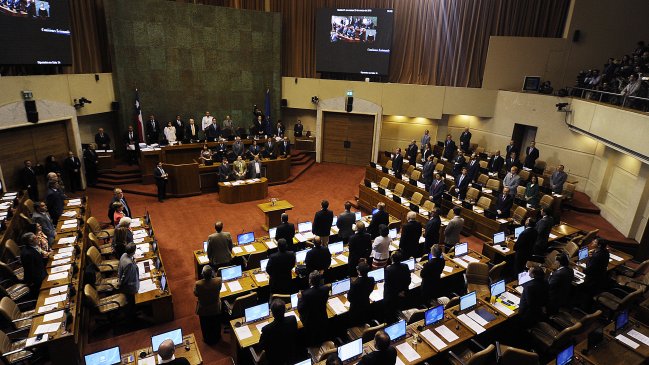 Oficialismo busca reducir asignaciones y dietas para cubrir aumento de diputados