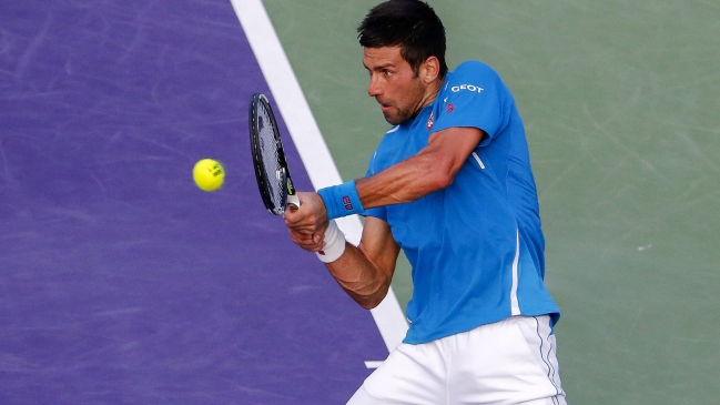 Novak Djokovic tuvo oposición solo en un set para avanzar en Miami