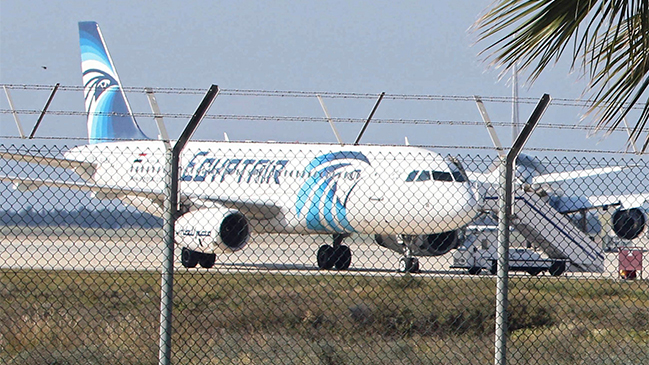  Concluyó secuestro de un avión de EgyptAir  