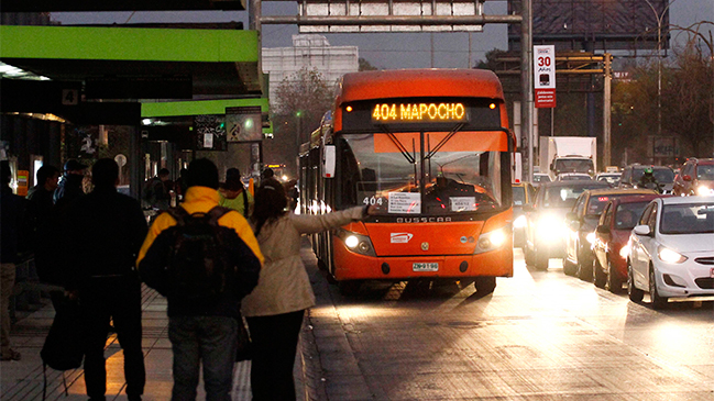 Día del Joven Combatiente: Choferes del Transantiago paralizarán a las 21:30 horas
