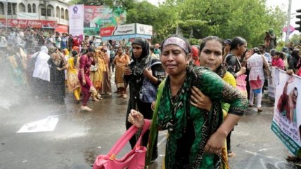   Más de 300 enfermeras protestaron en Bangladesh 
