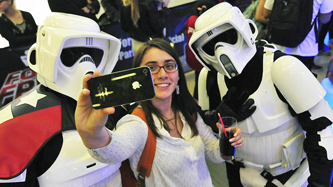 Sacarse selfies modifica la personalidad de los usuarios de redes sociales