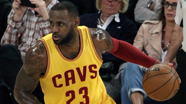 LeBron James se instaló como duodécimo máximo encestador en la historia de la NBA