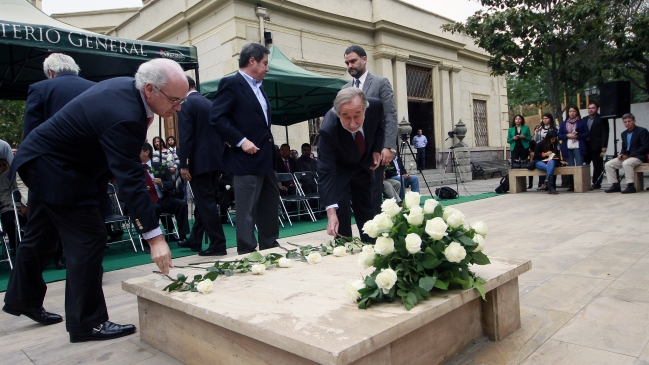 Chadwick defendió presencia de Novoa en homenaje a Guzmán: 