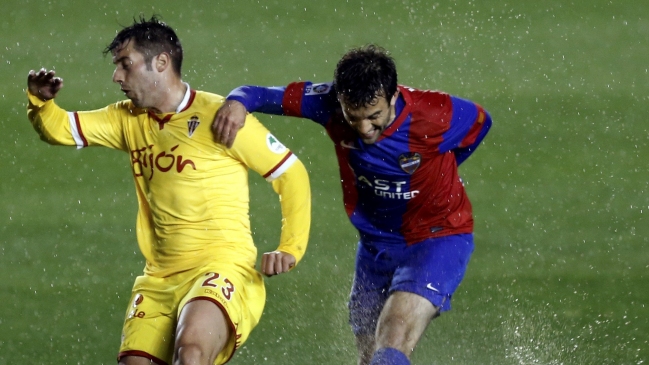 Sporting de Gijón rescató un empate en su visita a Levante con Igor Lichnovsky en la banca
