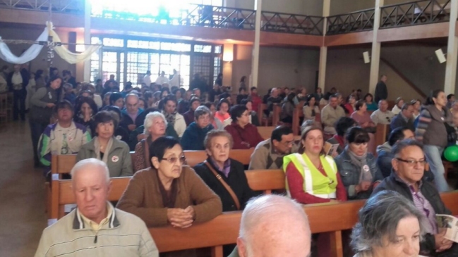 Laicos de Osorno marcharon a Valdivia exigiendo la salida del obispo Barros