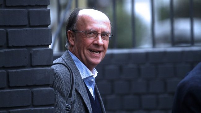 Cristián Larroulet negó conversaciones con Longueira 