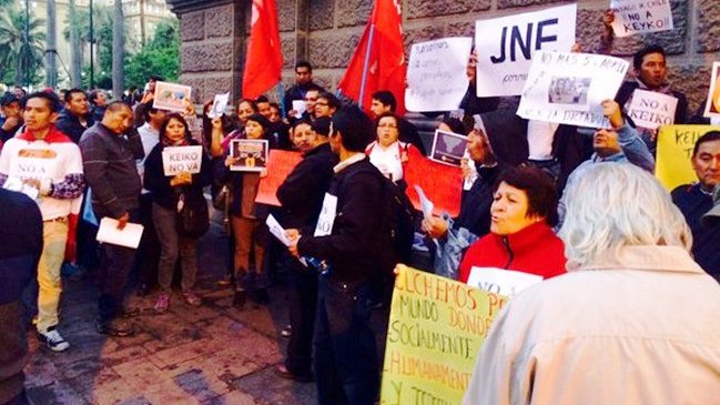 Peruanos residentes en Chile se sumaron a protestas contra Keiko Fujimori