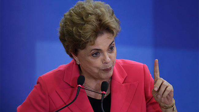 Rousseff propuso un pacto nacional que empiece por el 