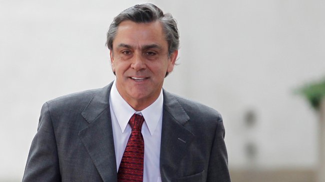 Dineros de boletas falsas se transferían a asesoras de Longueira