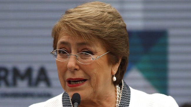 Bachelet tiene un 26 por ciento de aprobación, según la encuesta Adimark