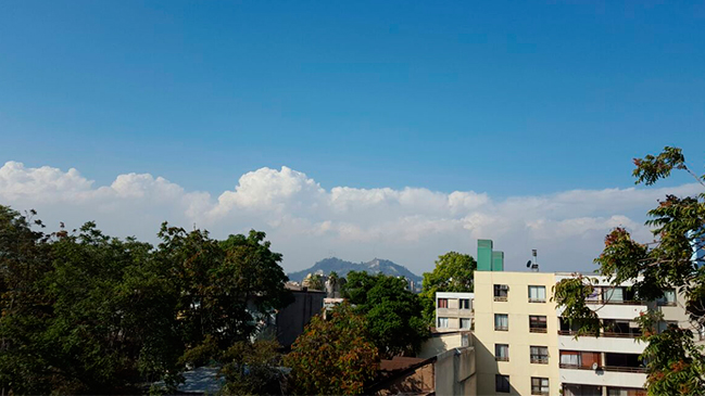 Pronostican tormenta eléctrica en la Región Metropolitana para este viernes