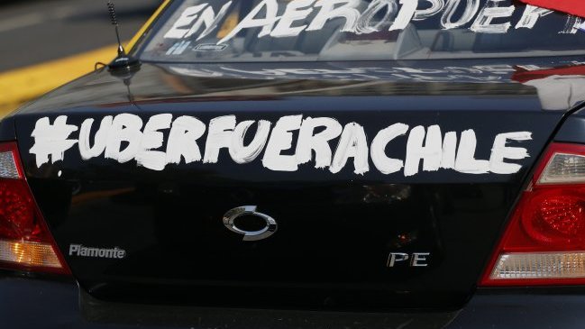 Diputados citarán a ministro de Transportes por sanciones a conductores de Uber y Cabify