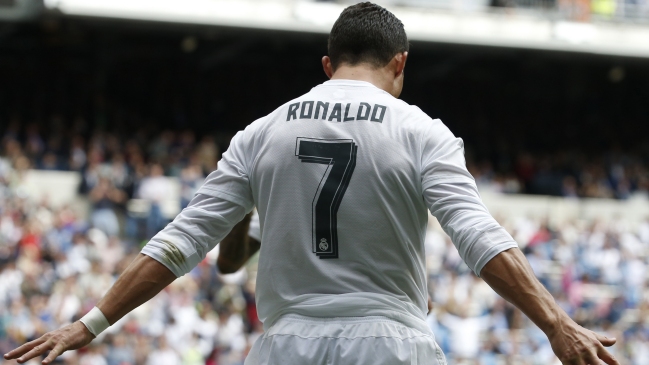 Real Madrid superó con claridad a Eibar y se prendió en la liga española