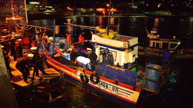 Armada escoltó hasta Quintero a pesquero peruano capturado