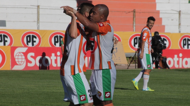 Cobresal venció a Huachipato y se alejó de la zona de descenso
