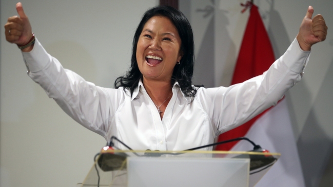 Keiko Fujimori ganó las elecciones presidenciales pero habrá segunda vuelta