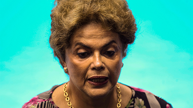 Rousseff enfrenta una prueba de fuego para mantenerse en el poder