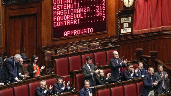 Italia aprobó reforma constitucional que abre vía a referéndum