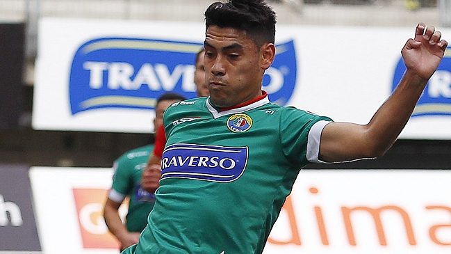 Felipe Mora renovó contrato con Audax Italiano por dos temporadas más