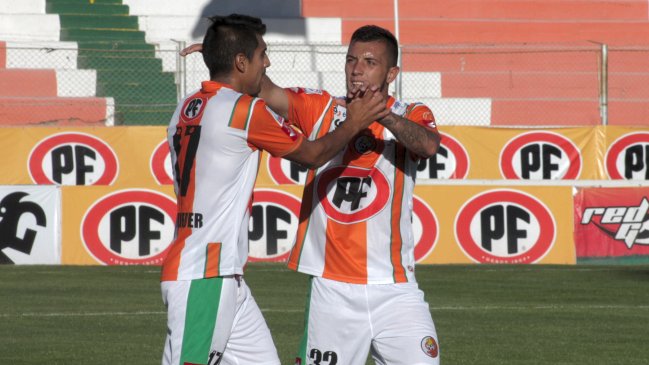 Cobresal recibe a Cerro Porteño en busca de su primer triunfo en la Copa Libertadores 2016