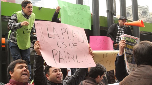Vecinos de Paine se manifestaron contra CEMA en Ministerio de Bienes Nacionales