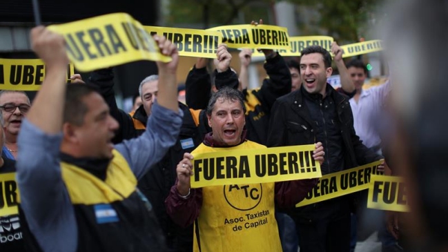 Protestas de taxistas contra Uber paralizaron Buenos Aires