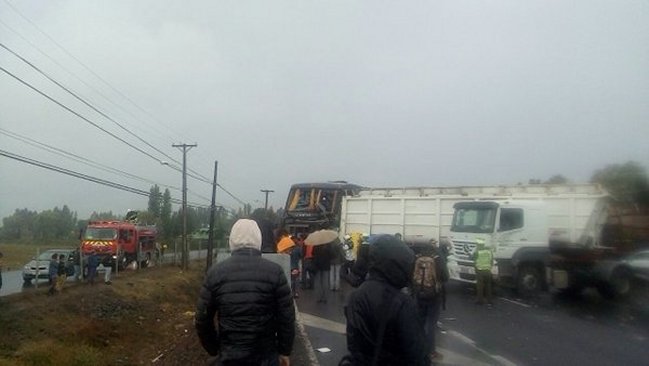 Choque múltiple dejó ocho personas heridas en la Ruta 5 Sur