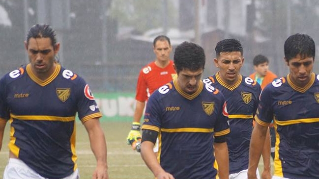 Barnechea y Santiago Morning complicaron sus opciones por la permanencia