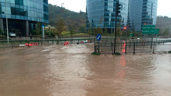 Gobierno: Obras de Costanera Norte provocaron inundación en Providencia