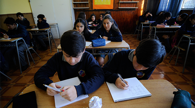 Intendencia suspendió las clases en 35 comunas de la Región Metropolitana