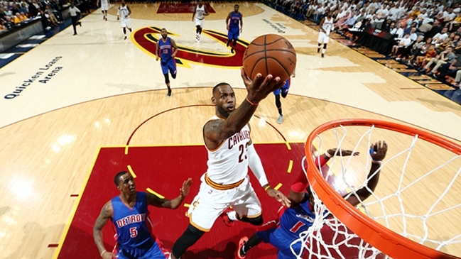 Cleveland Cavaliers derrotó a Detroit Pistons y abrió la serie con ventaja