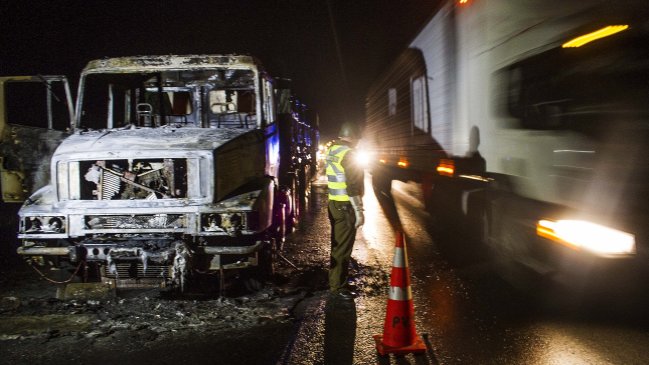 Desconocidos quemaron maquinaria agrícola en Tirúa