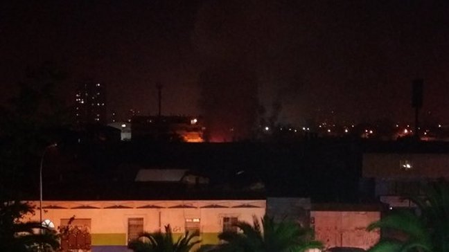 Incendio afecta a cité en el centro de Santiago