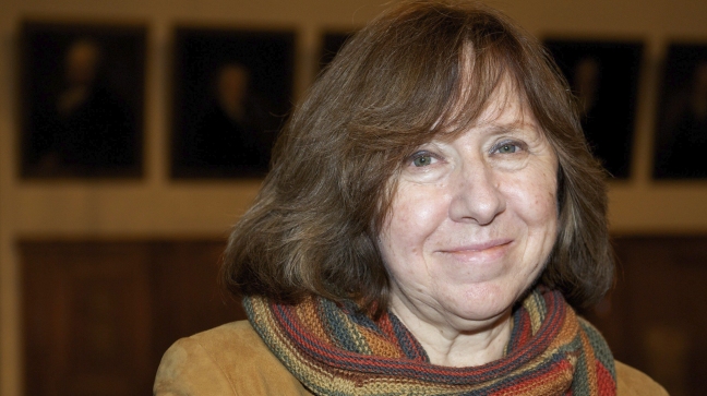 La nobel Alexiévich: Todos somos rehenes de la cultura de la guerra