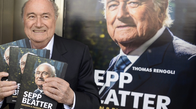 Blatter presentó su biografía: Tengo la conciencia limpia