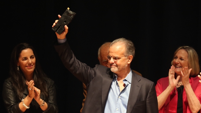 Chileno Carlos Franz, ganador de la segunda Bienal de Novela Vargas Llosa