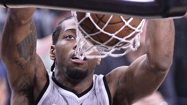 San Antonio Spurs logró nuevo triunfo sobre los Grizzlies y está cerca de semifinales